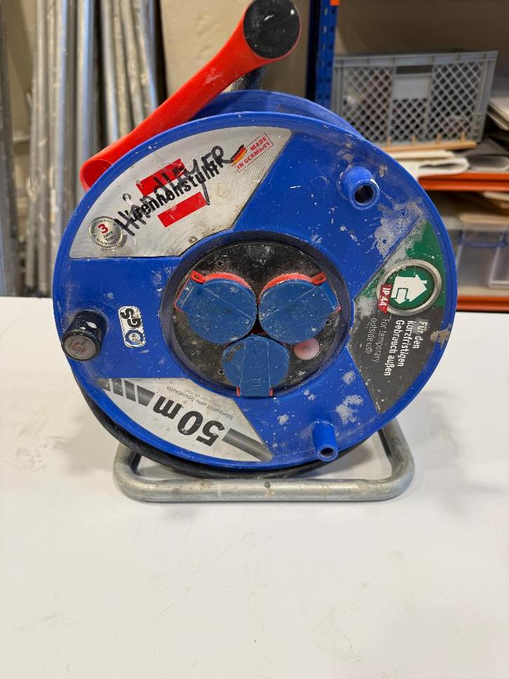 Brennenstuhl kabelhaspel 50m (3G1.5) – 4 stopcontacten, Doe-het-zelf en Verbouw, Elektra en Kabels, Kabel of Snoer, Ophalen