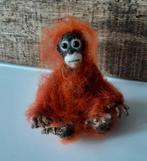 Genaaldvilte Orang Oetan wol naaldvilten mensaapje handmade, Hobby en Vrije tijd, Ophalen of Verzenden, Nieuw, Overige typen, Wolvilt