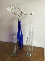 VAZEN : 2 WITTE , 1 BLAUW/PAARS, Wit, Nieuw, Ophalen of Verzenden, Glas