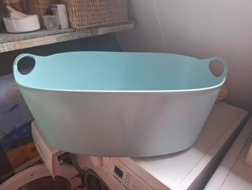 Blauwe flexibele TORKIS wasmand met 2 handgrepen  beschikbaar voor biedingen