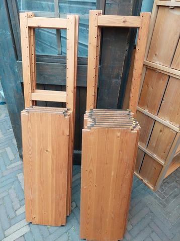 2 vintage lage Lundia boekenkastjes.