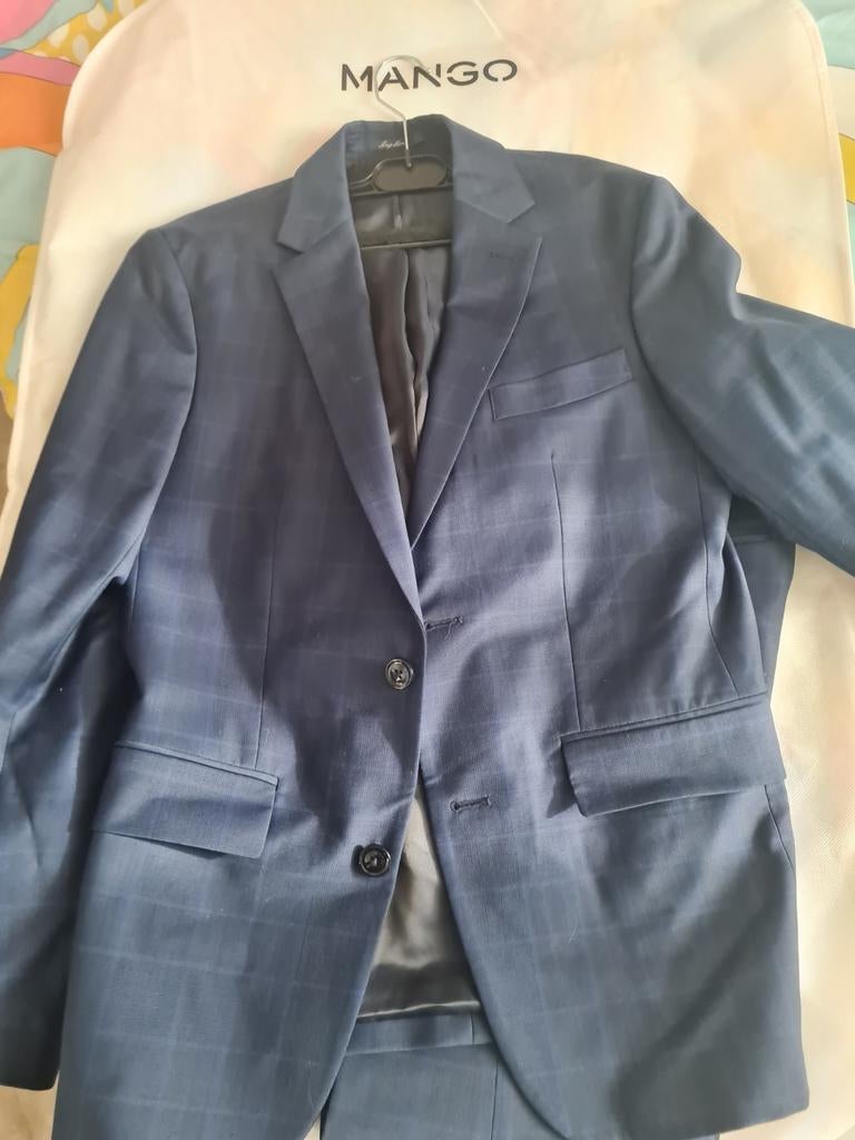 Jongens kostuum merk Mango[maat Euro maat 40 maar past op S, Kleding | Heren, Kostuums en Colberts, Ophalen of Verzenden, Zo goed als nieuw