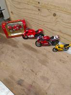 Honda, Ducati, triumph modellen, Hobby en Vrije tijd, Modelauto's | Overige schalen, Ophalen of Verzenden, Gebruikt, Auto