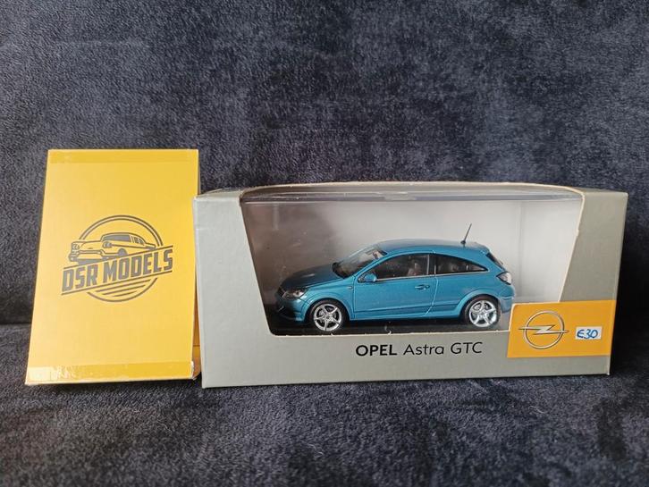 1:43 Opel Astra GTC, Hobby en Vrije tijd, Modelauto's | 1:43, Nieuw, Auto, MiniChamps, Ophalen of Verzenden