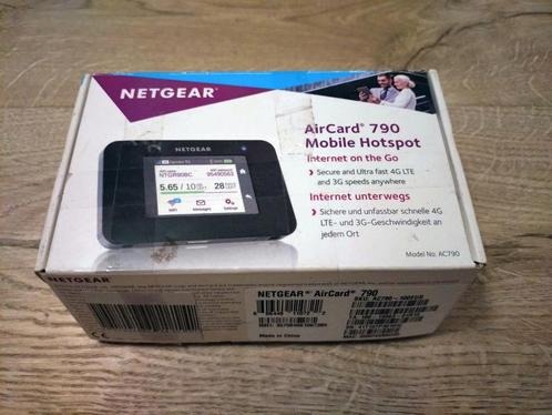 Netgear AirCard 790 Mobile Hotspot 4G/LTE cat 6, Computers en Software, Routers en Modems, Zo goed als nieuw, Router met modem