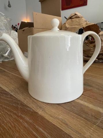 Wedgwood Queen's ware Plain ivory theepot beschikbaar voor biedingen