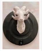 Beeld Ram zwart hout ondergrond Polyresin buiten binnen, Antiek en Kunst, Ophalen of Verzenden