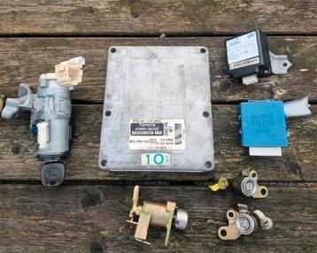 CONTACTSLOT + COMPUTER TOYOTA YARIS 1999tm2006 beschikbaar voor biedingen