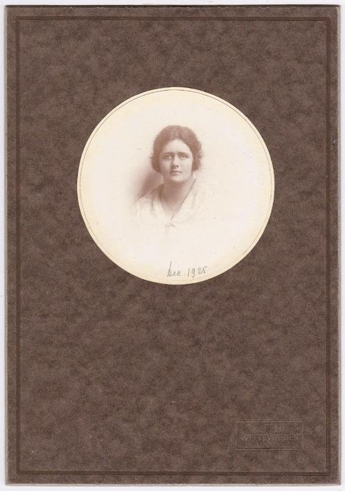 Foto karton 1925 Vrouw Van Felde Weltevreden Java Ned Indie, Verzamelen, Foto's en Prenten, Gebruikt, Foto, Voor 1940, Ophalen of Verzenden