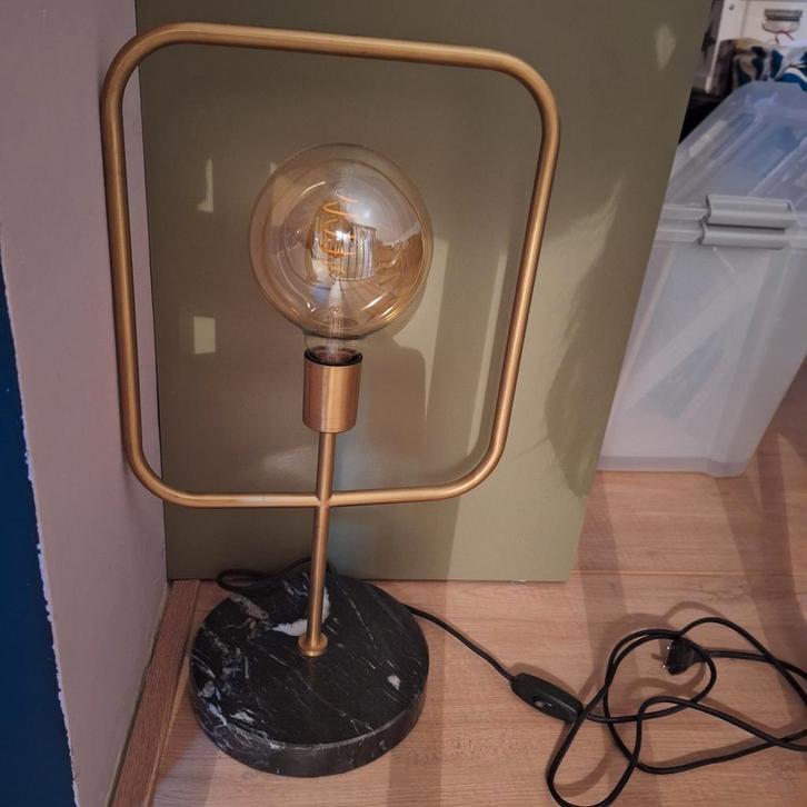 Zuiver Lamp - Stijlvol Design, Huis en Inrichting, Lampen | Tafellampen, Zo goed als nieuw, 50 tot 75 cm, Metaal, Overige materialen