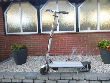 Step elektrisch 24 volt 2x 9Ah AGM-accu beschikbaar voor biedingen