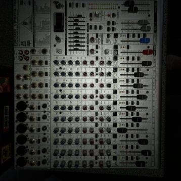 Behringer UB1832FX Pro + 3 Beyerdynamic microfoons beschikbaar voor biedingen