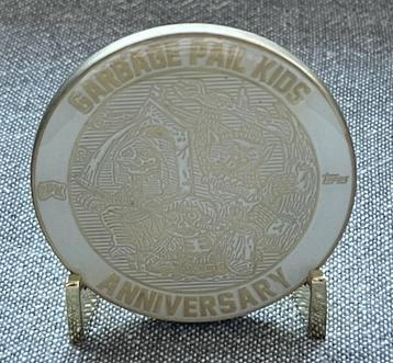 Garbage Pail Kids 2020 | White Cloisonné Coin #1 | Dead Ted beschikbaar voor biedingen