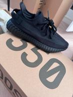 Yeezy 350 zwart, Ophalen of Verzenden, Zo goed als nieuw, Zwart