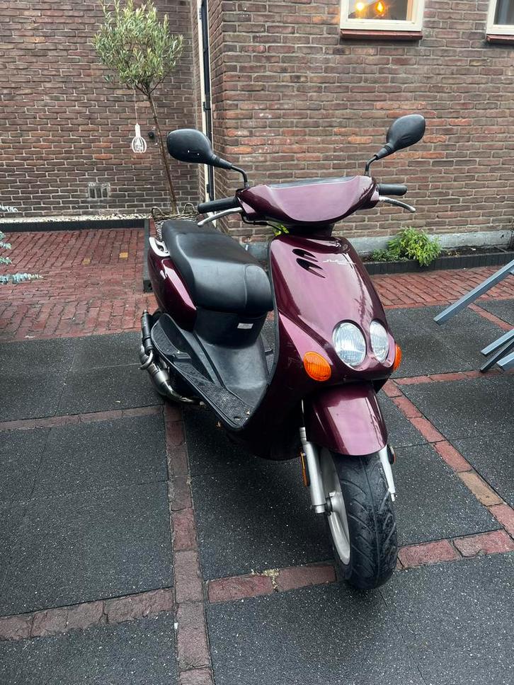 Yamaha Neos 70cc full Pollini, Fietsen en Brommers, Snorfietsen en Snorscooters, Zo goed als nieuw, Yamaha, Tweetakt, Ophalen