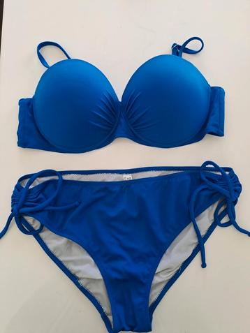 Kobaltblauwe bikini maat 80 C / 44  beschikbaar voor biedingen