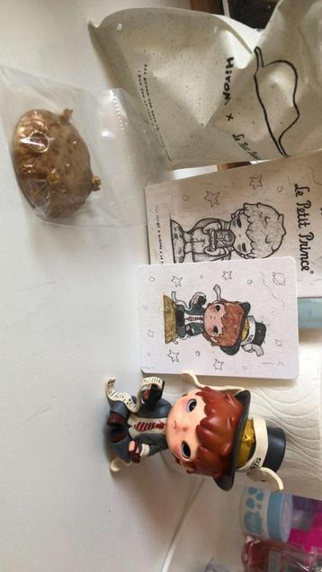 Hirono le little prince the businessman beschikbaar voor biedingen