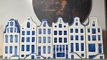 Zes verschillende Amsterdamse grachtenpandhuisjes beschikbaar voor biedingen