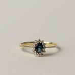 vintage 9 karaat gouden diana ring saffier en diamant, Verzenden, Zo goed als nieuw, 17 tot 18, Dame