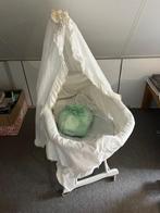 Brocante wieg met hemeltje en op wieltjes.  compleet, Ophalen, Gebruikt, Wieg