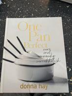 Donna Hay - One Pan Perfect, Ophalen of Verzenden, Zo goed als nieuw, Donna Hay