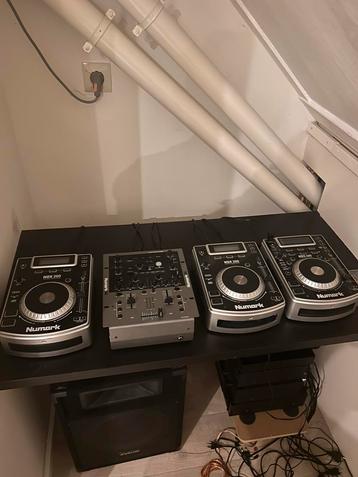 Complete Numark DJ Set - 2  NDX200, NDX400, X6 beschikbaar voor biedingen