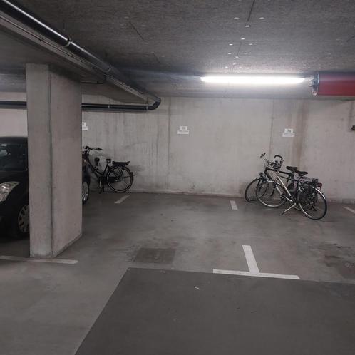 Te huur: parkeerplaats in hartje Venlo aan het Nolensplein, Huizen en Kamers, Garages en Parkeerplaatsen, Limburg