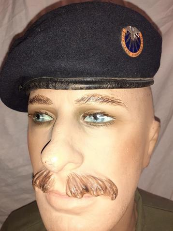 Baret US Army 7th Signal Command beschikbaar voor biedingen