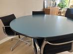 Vitra Eames ronde tafel Ø 150 cm – blauw, Huis en Inrichting, Tafels | Eettafels, Ophalen, Overige materialen, Rond, Nieuw