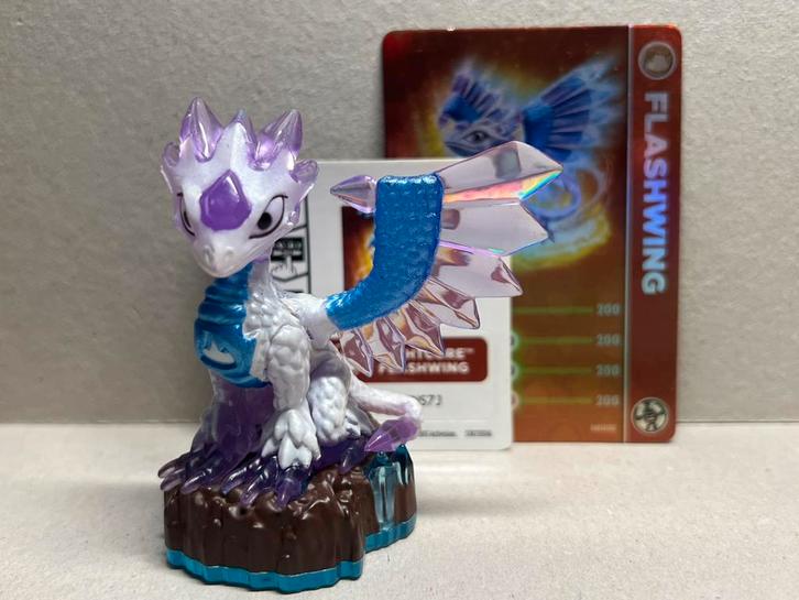 Skylanders Swap Force Lightcore Flashwing mét kaart & sticke, Spelcomputers en Games, Games | Nintendo Wii U, Zo goed als nieuw