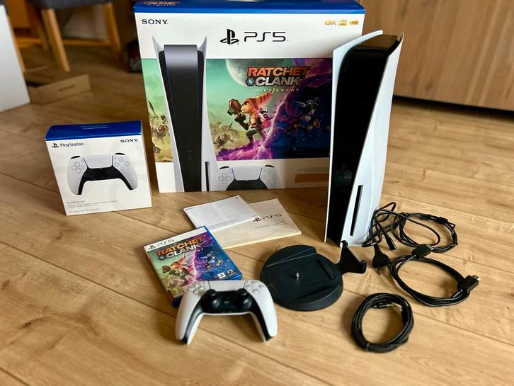 PlayStation 5 (discdrive) 2 controllers + Ratchet&Clank spel, Spelcomputers en Games, Spelcomputers | Sony PlayStation 5, Zo goed als nieuw