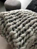Plaid wol grof gebreid lichtgrijs, Huis en Inrichting, Woonaccessoires | Plaids en Woondekens, Ophalen of Verzenden, Zo goed als nieuw