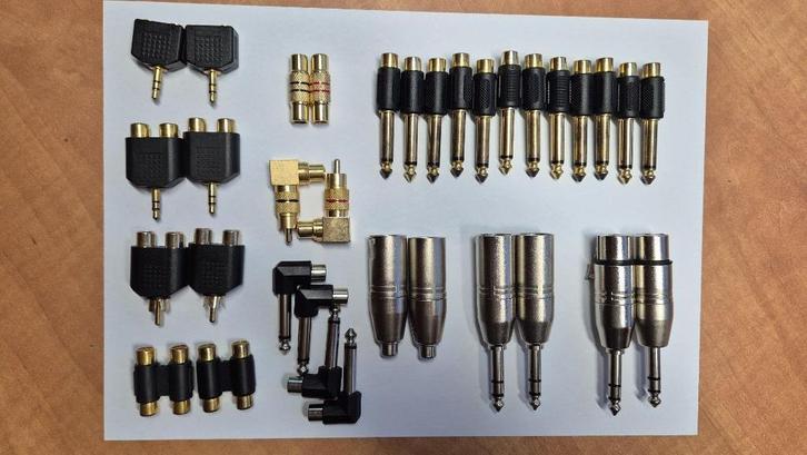 Tulp/RCA / XLR / Jack koppelstukjes (golden), Audio, Tv en Foto, Audiokabels en Televisiekabels, Zo goed als nieuw, Overige kabels