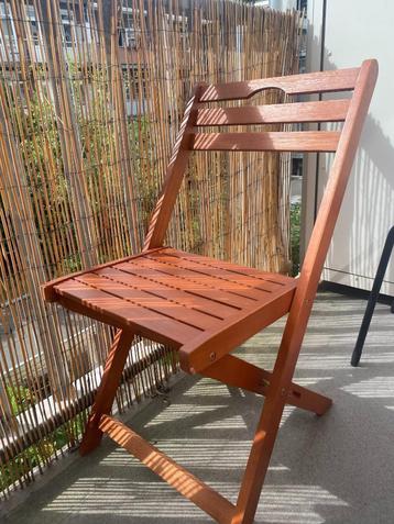 Tuinstoelen + Hanging Fence Table beschikbaar voor biedingen