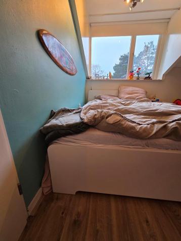 Ikea bedframe met lattenbodem - afbeelding 1