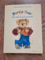 Beetje beer gaat naar de peuterspeelzaal boek, Boeken, Kinderboeken | Baby's en Peuters, Ophalen of Verzenden, Zo goed als nieuw