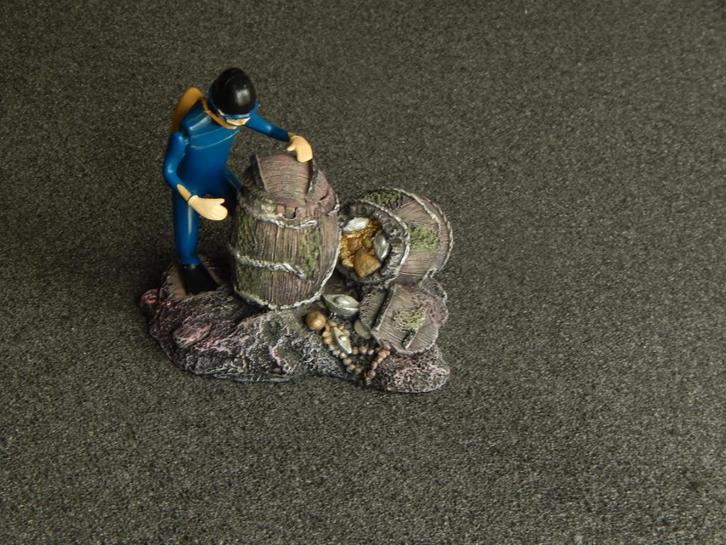 Aquarium decoratie ; Duiker met vaten., Dieren en Toebehoren, Vissen | Aquaria en Toebehoren, Zo goed als nieuw, Sierelement, Ophalen of Verzenden