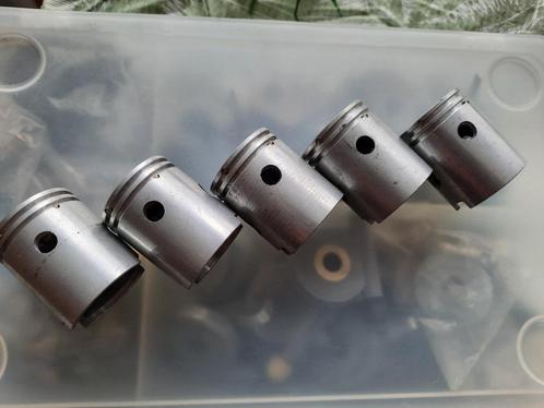 N.O.S 5 x mobylette zuigers, Fietsen en Brommers, Brommeronderdelen | Oldtimers, Nieuw, Overige merken, Cilinder, Ophalen