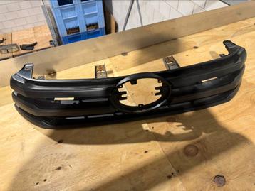Grille Toyoya Hilux beschikbaar voor biedingen