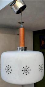 Deense hanglamp jaren 60 met melk glas, Huis en Inrichting, Lampen | Hanglampen, Ophalen of Verzenden, Zo goed als nieuw, Minder dan 50 cm
