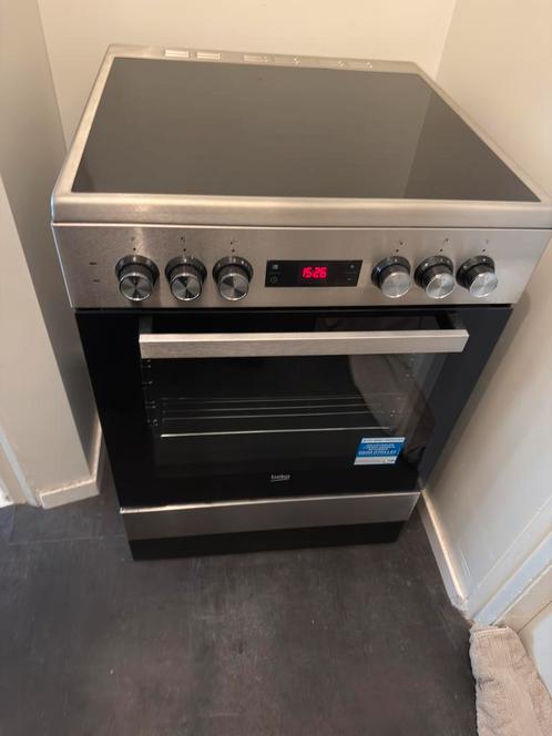 BEKO Fornuis Keramisch (FSM67320GXS), Witgoed en Apparatuur, Fornuizen, Zo goed als nieuw, Vrijstaand, Keramisch, 4 kookzones