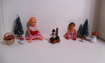 Houten Duits speelgoed miniatuur kerst sneeuwpop locomotief beschikbaar voor biedingen