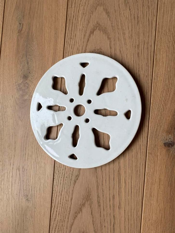 Witte keramische onderzetter, Antiek en Kunst, Curiosa en Brocante, Ophalen of Verzenden