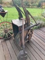 Antieke kruiwagen en wagenwielen en bankschroef en eg, Antiek en Kunst, Antiek | Gereedschap en Instrumenten, Ophalen