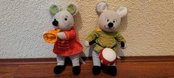 Set van 2 schattige knuffelmuizen met muziekinstrumenten.  beschikbaar voor biedingen