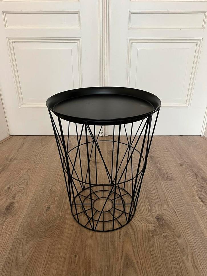 Zwarte metalen bijzettafel, Huis en Inrichting, Tafels | Bijzettafels, Rond, Minder dan 45 cm, Minder dan 55 cm, Metaal of Aluminium