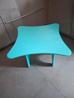 Gratis: tafeltje en stoeltje voor kinderkamer, Kinderen en Baby's, Kinderkamer | Tafels en Stoelen, Ophalen, Gebruikt, Tafel(s) en Stoel(en)