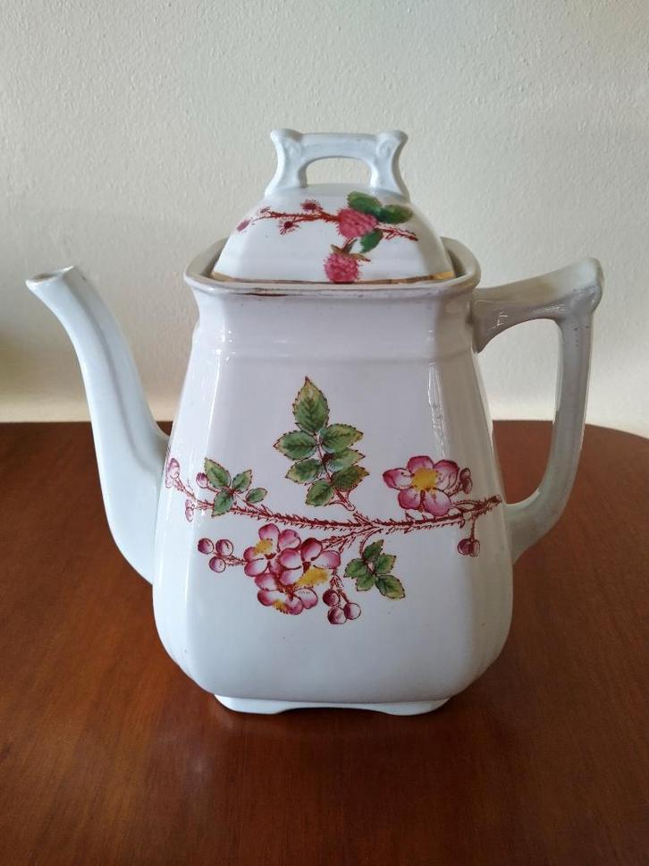 Antieke theepot van ironstone , Alfred Makin, 1875 - 1897, Antiek en Kunst, Curiosa en Brocante, Ophalen of Verzenden