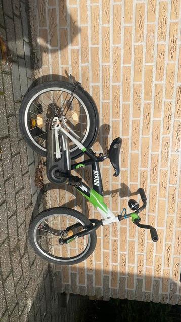 Fietsje voor jongens beschikbaar voor biedingen