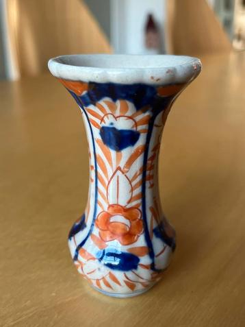 Antiek Imari vaasje - miniatuur beschikbaar voor biedingen